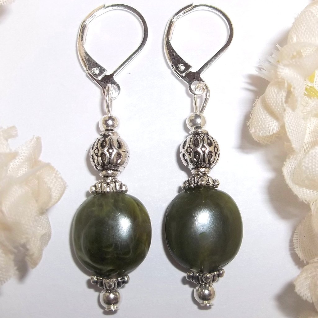 Green And Silver Beaded Dangle Earring Set Timeless Classic Elegant Gift 6971 20$